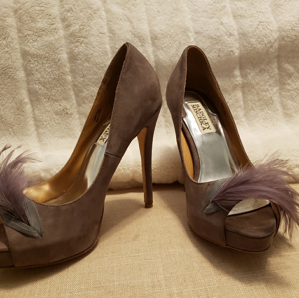 Badgley Mischka Ginnie peep toe heels
